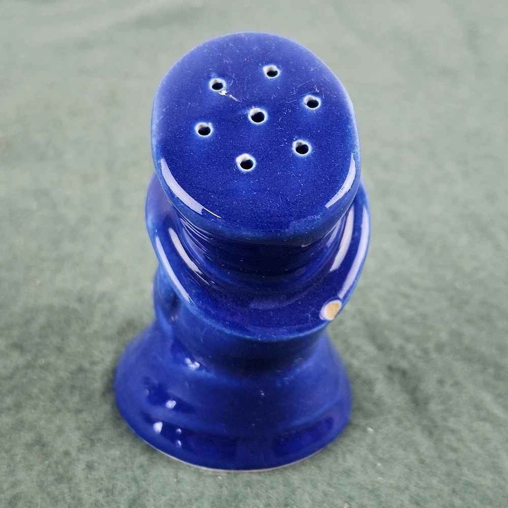 Vintage W.C. Fields Top Hat Blue‎ Glaze 3.25